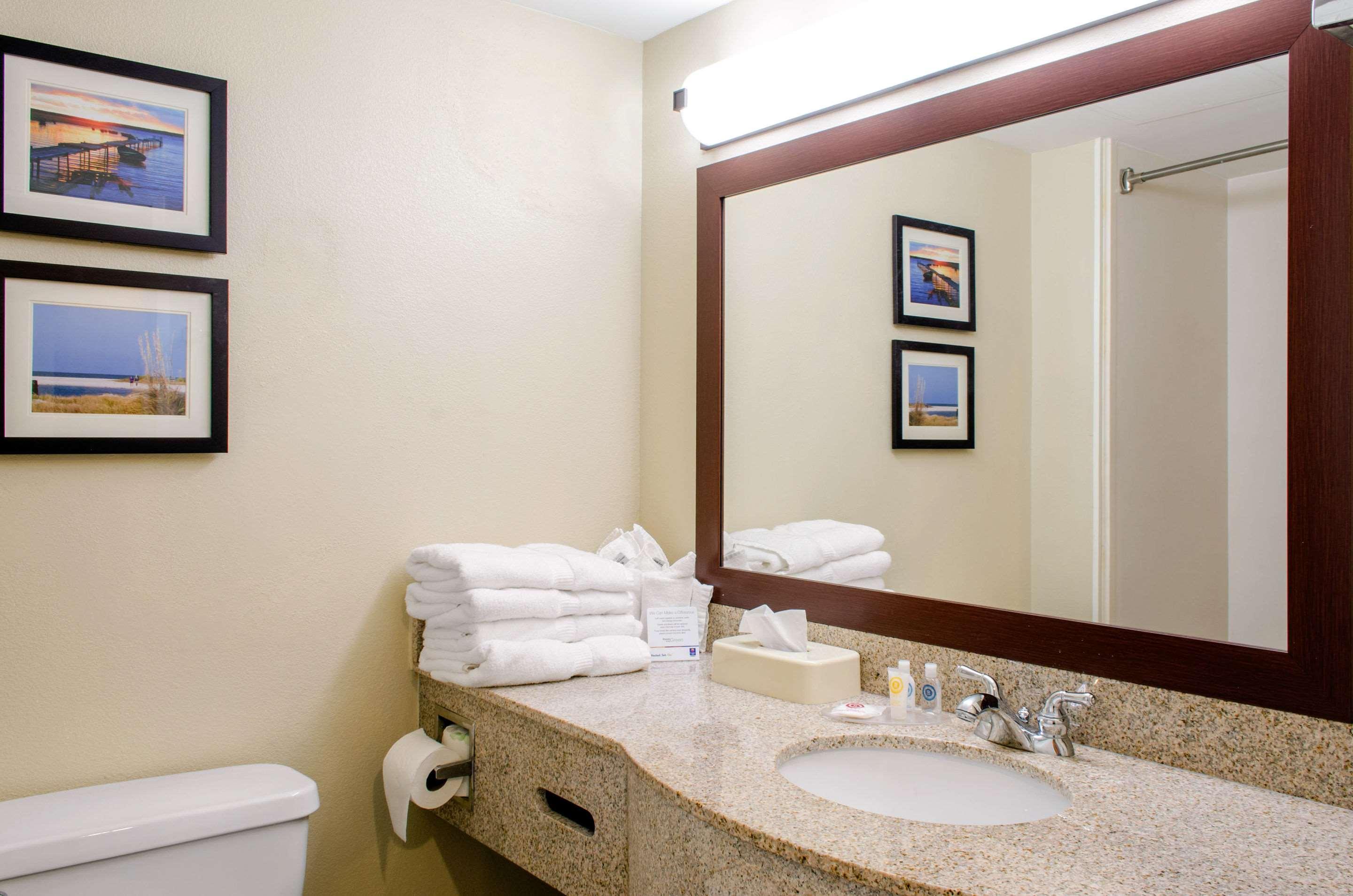 Comfort Inn & Suites Biloxi D'Iberville Экстерьер фото