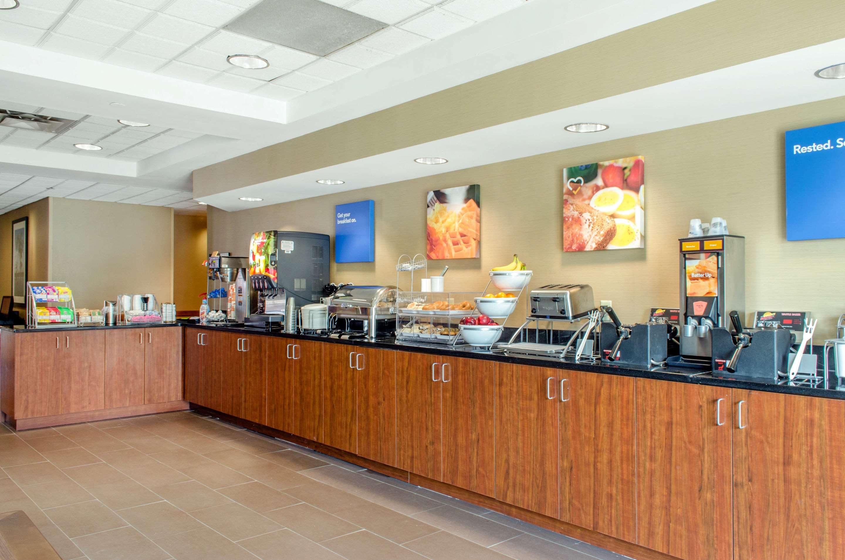 Comfort Inn & Suites Biloxi D'Iberville Экстерьер фото